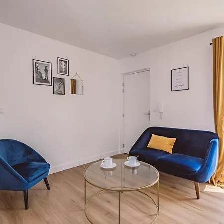 - Place Du Forum - Cathedrale - Terrasse Apartment *