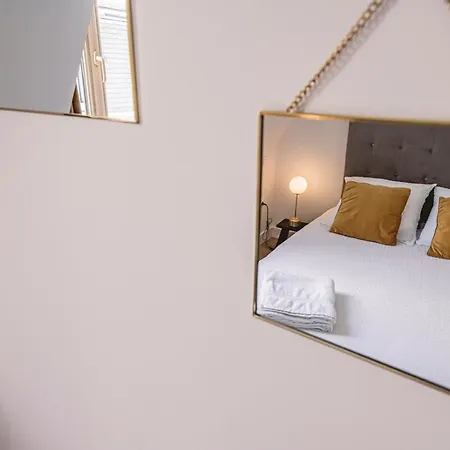 - Place Du Forum - Cathedrale - Terrasse * Reims